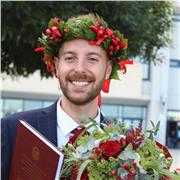 Docente impartisce lezioni di Biologia e Chimica per ragazzi delle scuole di secondo grado